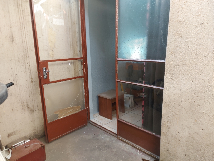 1 Bedroom Property for Sale in Rustenburg Central North West